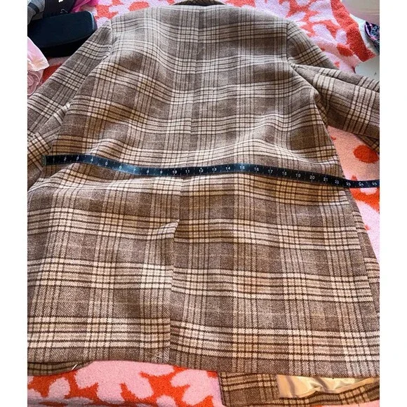 Abercrombie and Fitch Tan Blazer - Picture 8 of 9